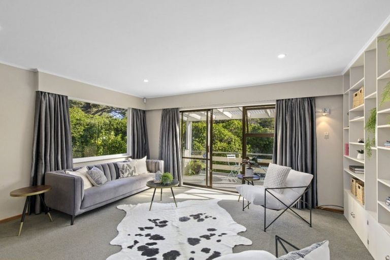 Photo of property in 10 Palm Grove, Belmont, Lower Hutt, 5010