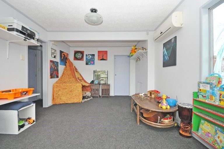 Photo of property in 2 Edwin Freeman Place, Ranui, Auckland, 0612