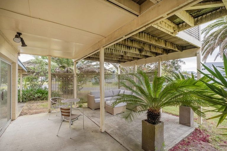 Photo of property in 19 Hicks Place, Cooks Beach, Whitianga, 3591