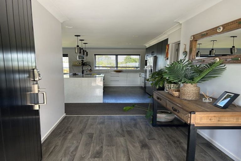 Photo of property in 55 Athenree Road, Athenree, Katikati, 3177