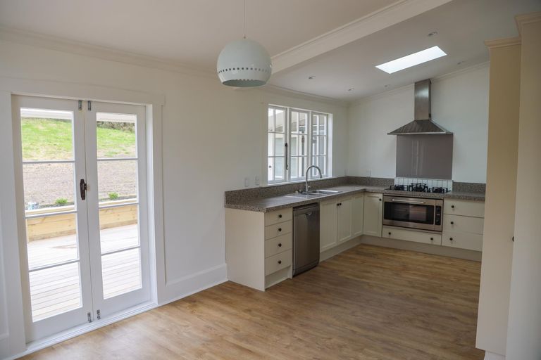 Photo of property in 204 Cape Rodney Road, Leigh, 0985