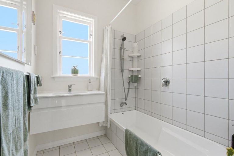 Photo of property in 51 Milne Terrace, Island Bay, Wellington, 6023