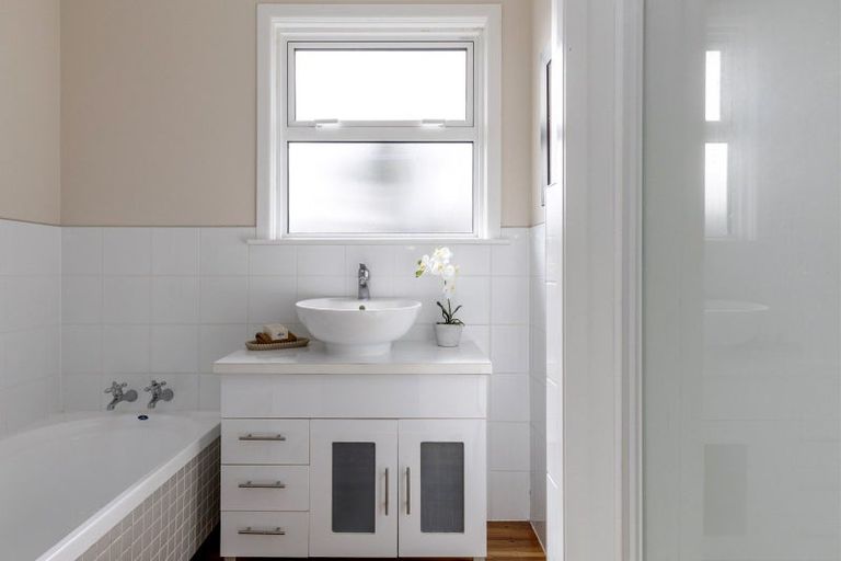 Photo of property in 208 Tamamutu Street, Taupo, 3330