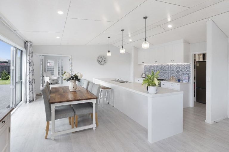 Photo of property in 117 Prestons Park Drive, Marshland, Christchurch, 8083