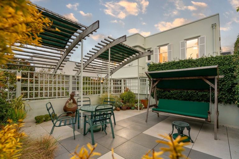 Photo of property in 2/15 Upland Road, Kelburn, Wellington, 6012