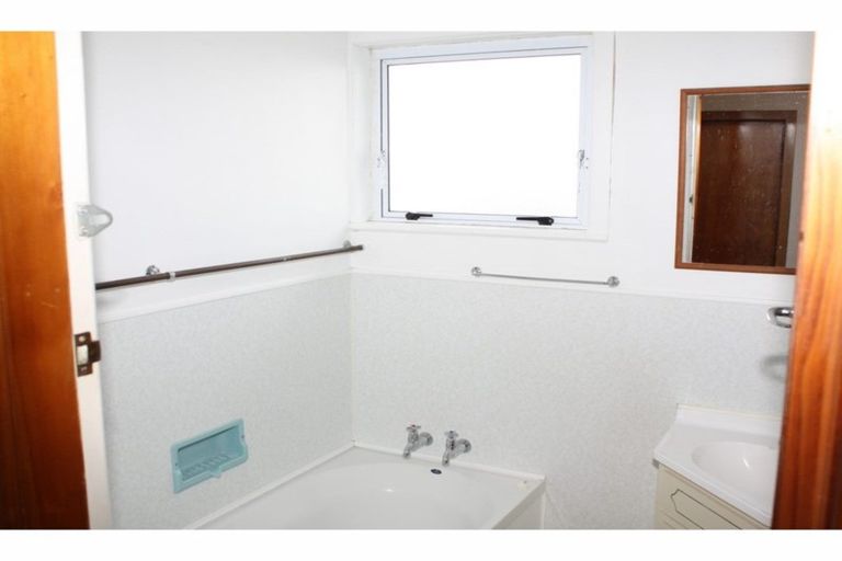 Photo of property in 76 Onerahi Road, Onerahi, Whangarei, 0110