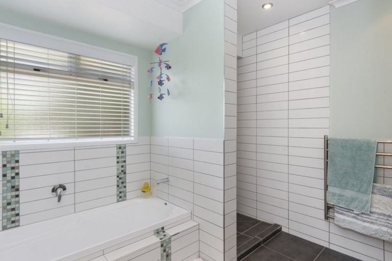 Photo of property in 320a Papamoa Beach Road, Papamoa Beach, Papamoa, 3118