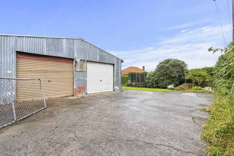 Photo of property in 64 Omata Road, Marfell, New Plymouth, 4310
