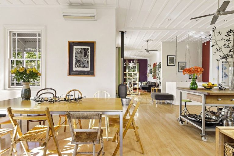 Photo of property in 128 Bombay Road, Bombay, 2675