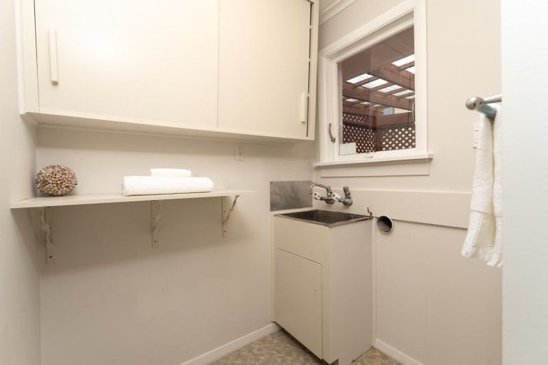 Photo of property in 9 Honeystone Street, Helensburgh, Dunedin, 9010