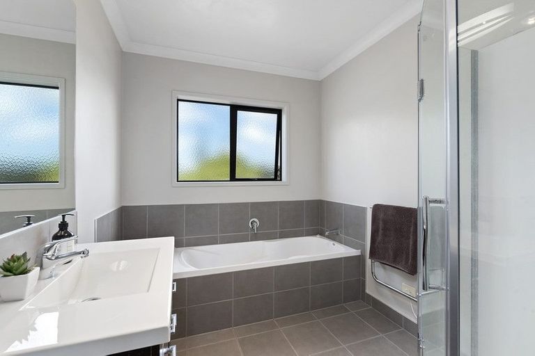 Photo of property in 218 Schnapper Rock Road, Schnapper Rock, Auckland, 0632