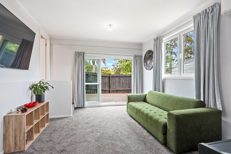 Photo of property in 43 Mcclintock Road, Massey, Auckland, 0614