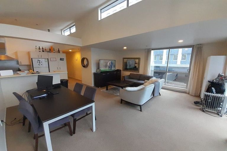 Photo of property in Terrace Heights Apartments, 2/163p The Terrace, Wellington Central, Wellington, 6011