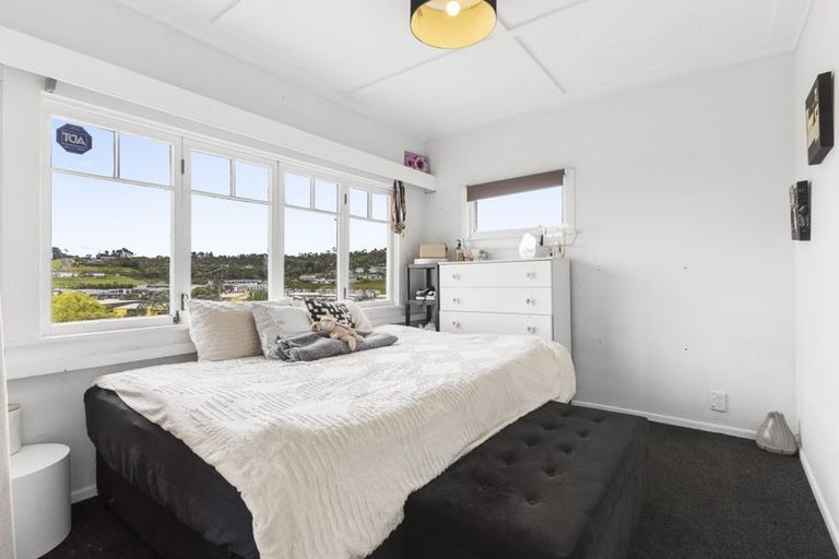 Photo of property in 18 Penton Road, Stanmore Bay, Whangaparaoa, 0932