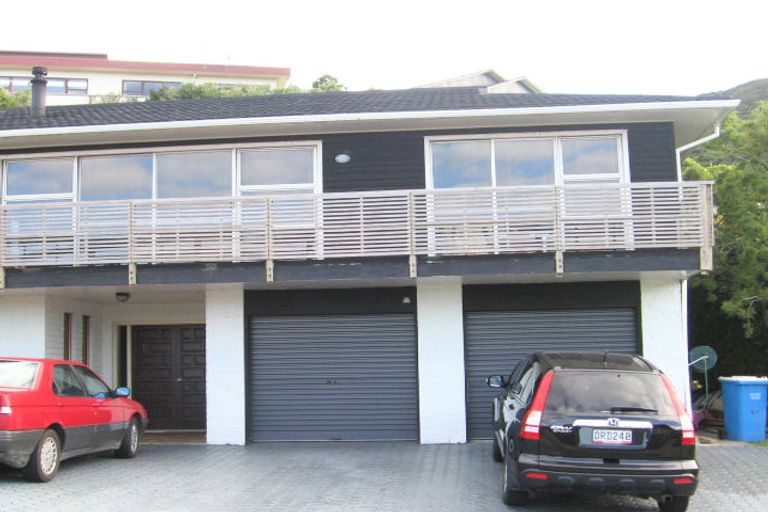 Photo of property in 5 Paddington Grove, Karori, Wellington, 6012