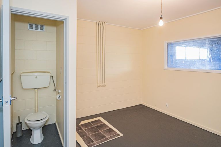 Photo of property in 9 Perth Street, South Hill, Oamaru, 9400