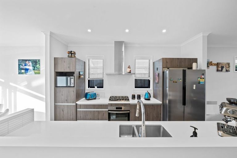 Photo of property in 6a Nohoanga Road, Karaka, Papakura, 2113