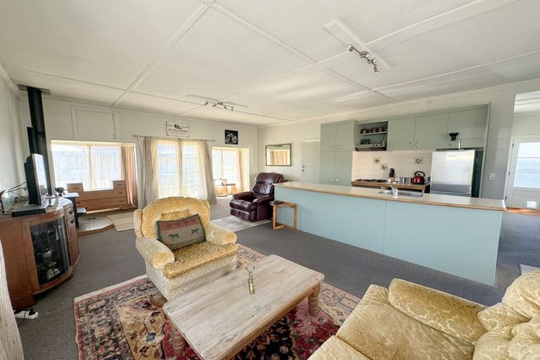 Photo of property in 42 Higginson Street, Otane, 4202