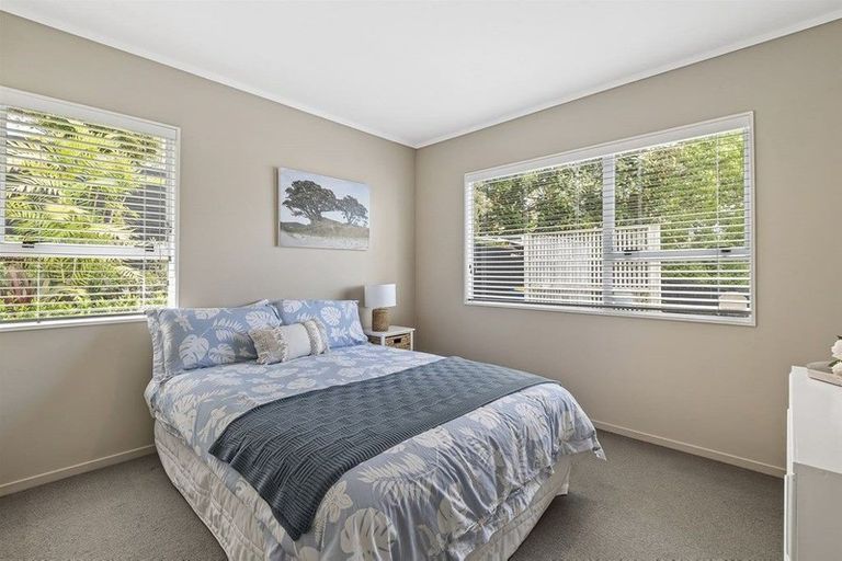Photo of property in 2/47 Centorian Drive, Windsor Park, Auckland, 0632