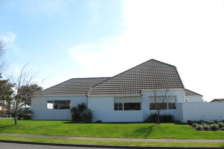 Photo of property in 3 Frank Frethey Place, Highlands Park, New Plymouth, 4312