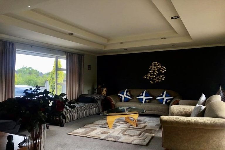 Photo of property in 2 Somerton Drive, Huntington, Hamilton, 3210