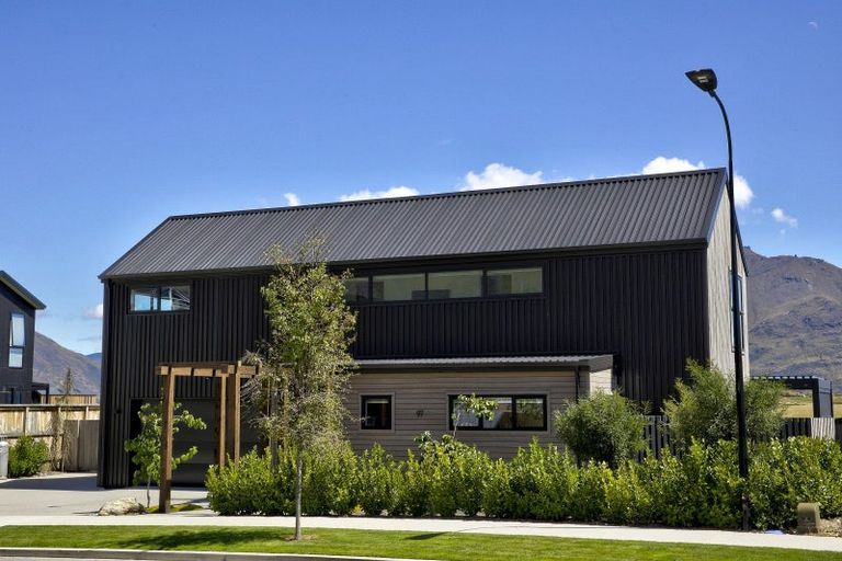 Photo of property in 97 Spur Ridge Rise, Jacks Point, 9371