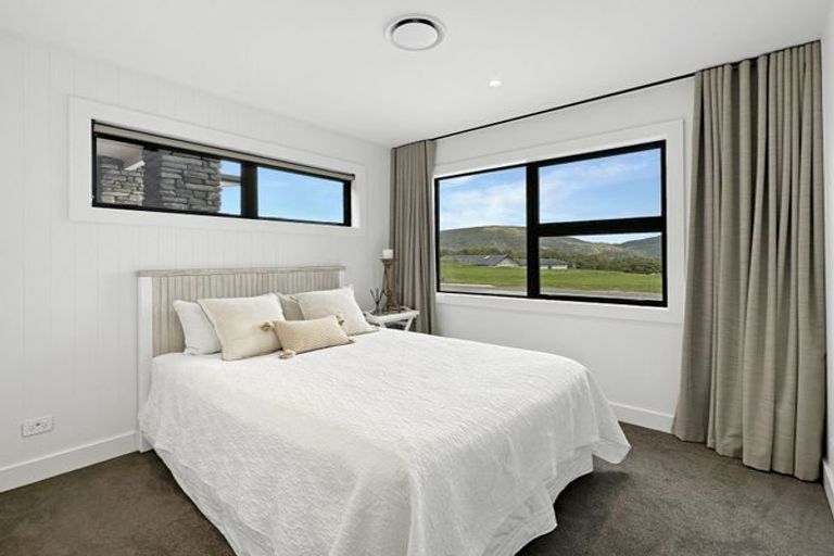 Photo of property in 8 Broadleaf Way, Kinloch, Taupo, 3377