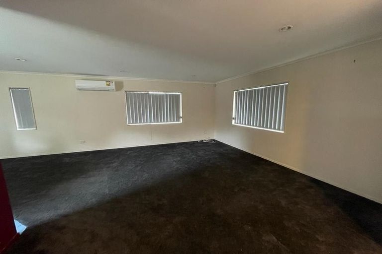 Photo of property in 648 Massey Road, Mangere, Auckland, 2022