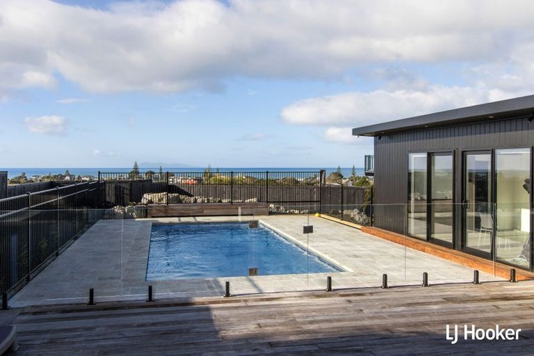 Photo of property in 33 The Crescent, Waihi Beach, 3611