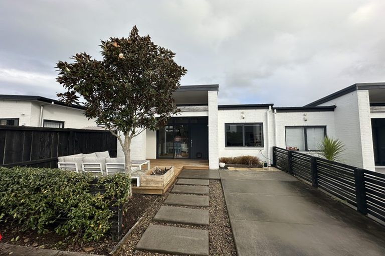 Photo of property in 7 Nohanga Lane, Hobsonville, Auckland, 0616