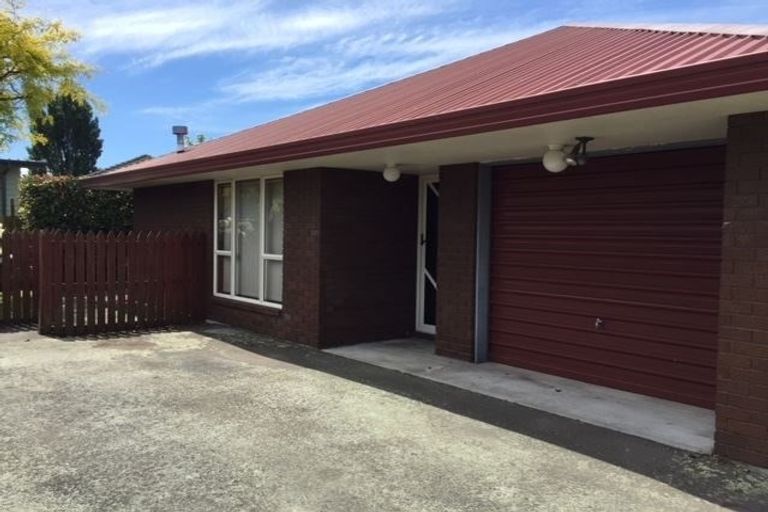 Photo of property in 2/395 Ilam Road, Bryndwr, Christchurch, 8053