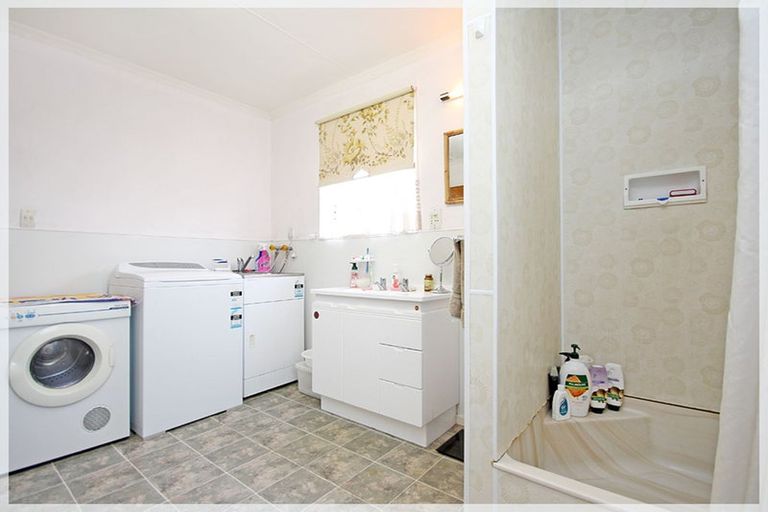 Photo of property in 12 Hillary Street, Foxton, 4814