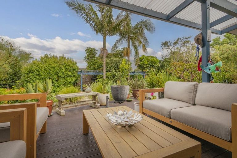 Photo of property in 9 Kenneth Avenue, Whitianga, 3510