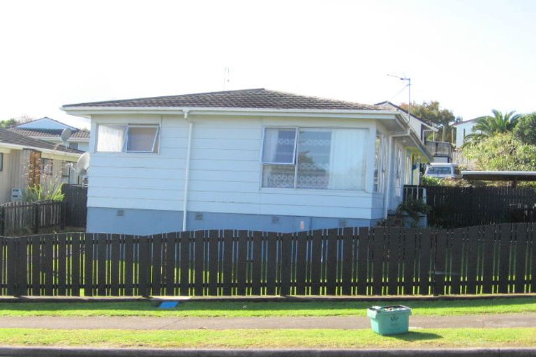 Photo of property in 1/4 Sentosa Place, Clover Park, Auckland, 2019