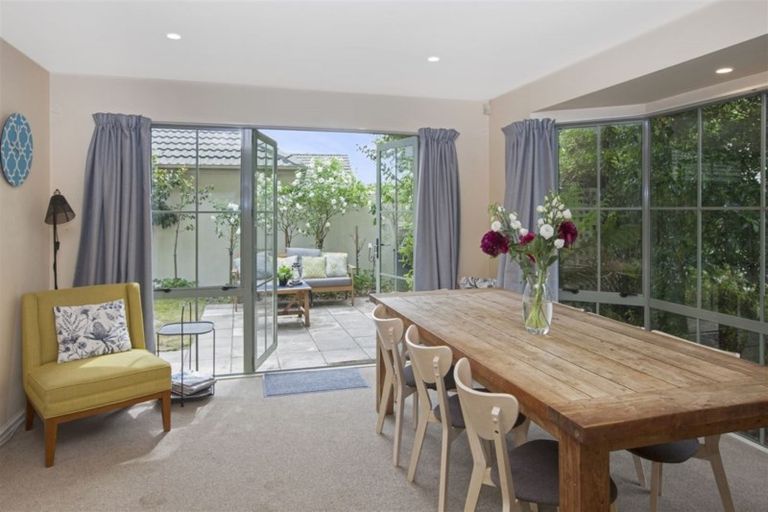 Photo of property in 2c Chislehurst Place, Bryndwr, Christchurch, 8052