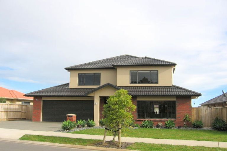Photo of property in 5 Fernloche Place, Flat Bush, Auckland, 2016