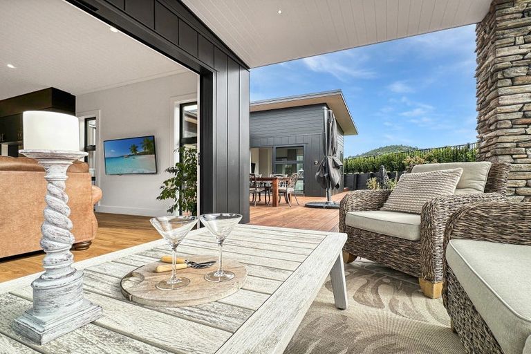 Photo of property in 8 Broadleaf Way, Kinloch, Taupo, 3377