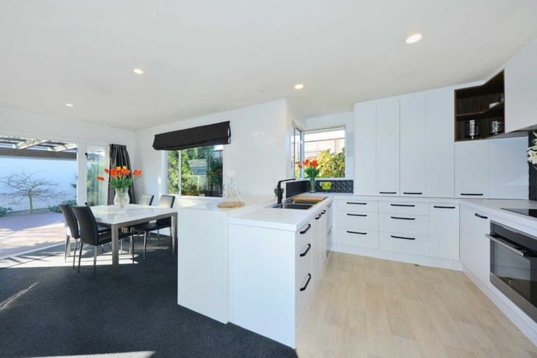 Photo of property in 511a Harewood Road, Harewood, Christchurch, 8051