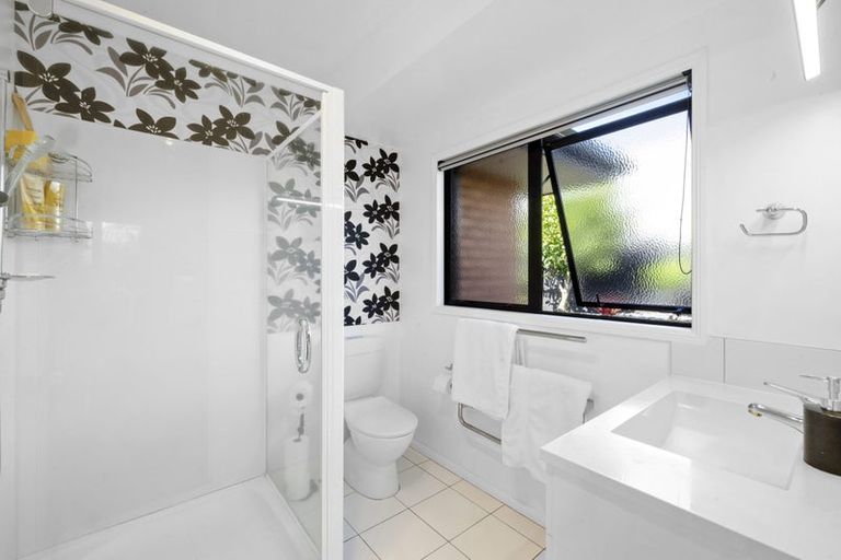 Photo of property in 10a Long Place, Frankleigh Park, New Plymouth, 4310