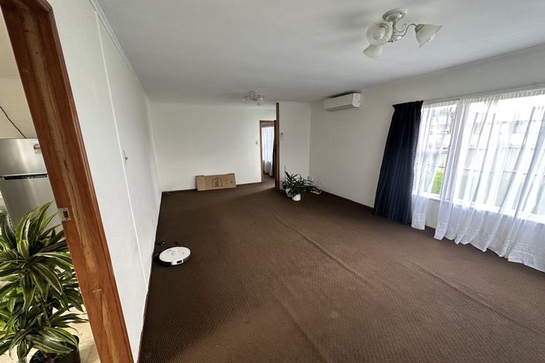 Photo of property in 1/663 Te Atatu Road, Te Atatu Peninsula, Auckland, 0610