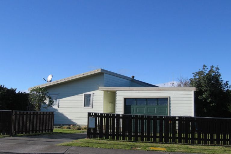 Photo of property in 8 Mountainview Terrace, Otaki Beach, Otaki, 5512