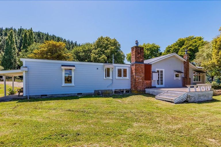 Photo of property in 217 Caves Road, Te Ore Ore, Masterton, 5886