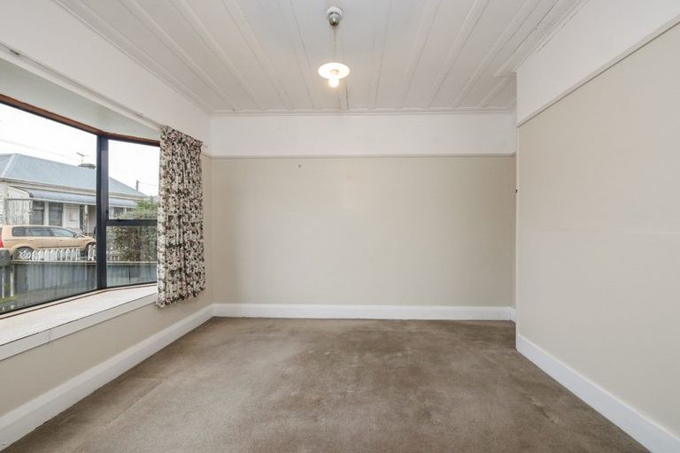 Photo of property in 6 Bathgate Street, South Dunedin, Dunedin, 9012