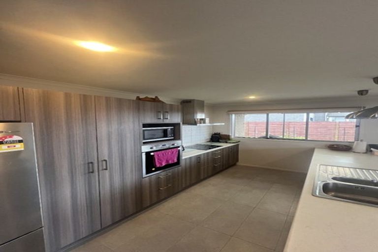 Photo of property in 33 Shrule Place, Huntington, Hamilton, 3210