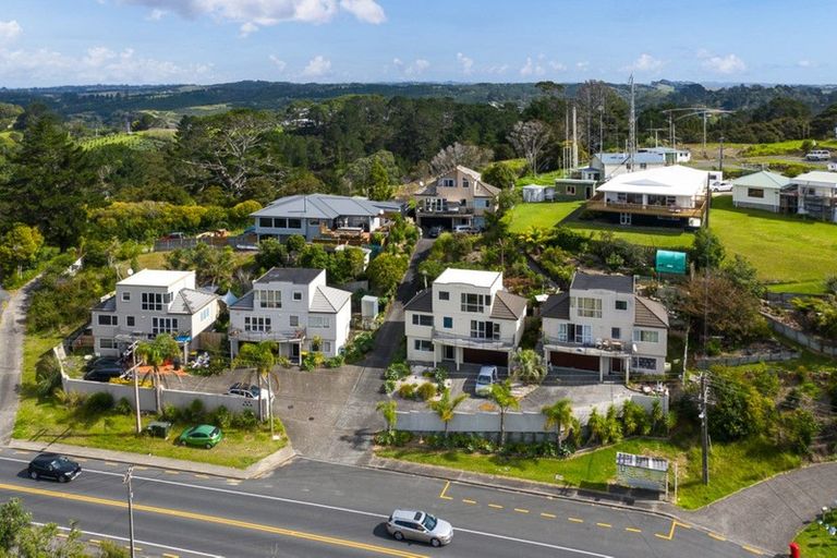 Photo of property in 2/491 Whangaparaoa Road, Stanmore Bay, Whangaparaoa, 0932