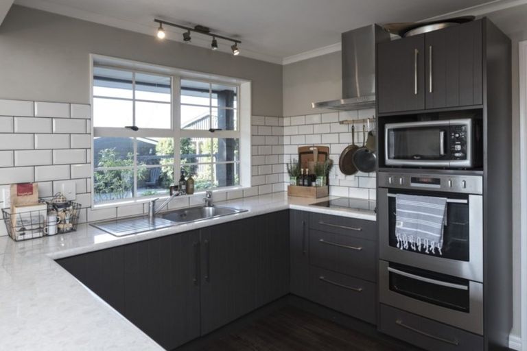 Photo of property in 19 Stuart Street, Levin, 5510