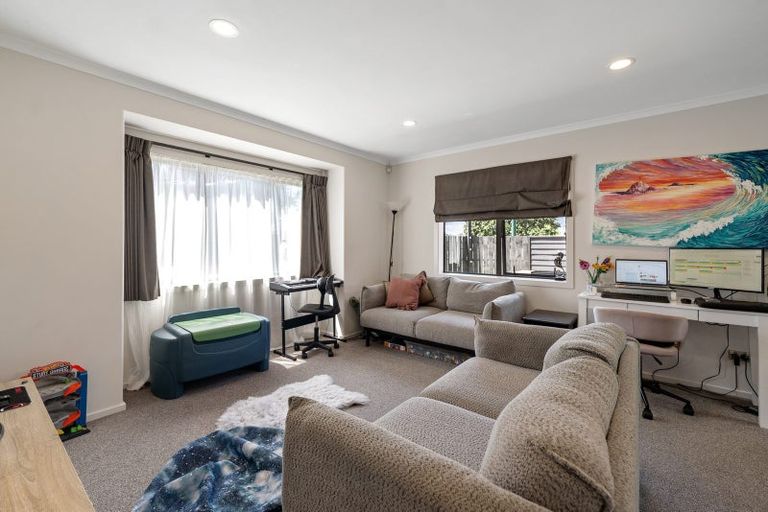 Photo of property in 2 Shaun Close, Papamoa Beach, Papamoa, 3118