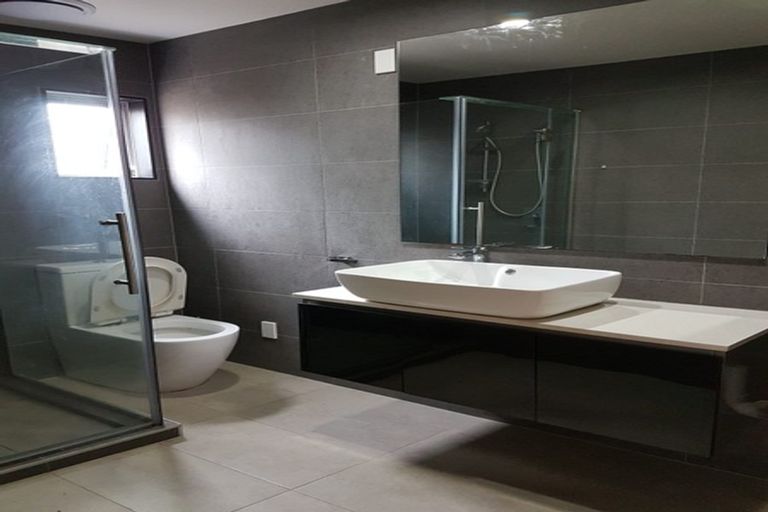 Photo of property in 76 Gallony Avenue, Massey, Auckland, 0614