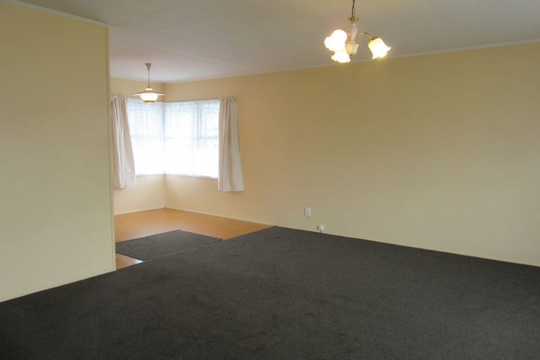 Photo of property in 14 Lindis Place, Mangere Bridge, Auckland, 2022