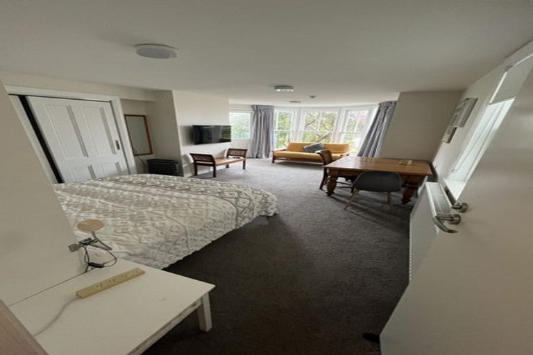 Photo of property in 32 Talavera Terrace, Kelburn, Wellington, 6012